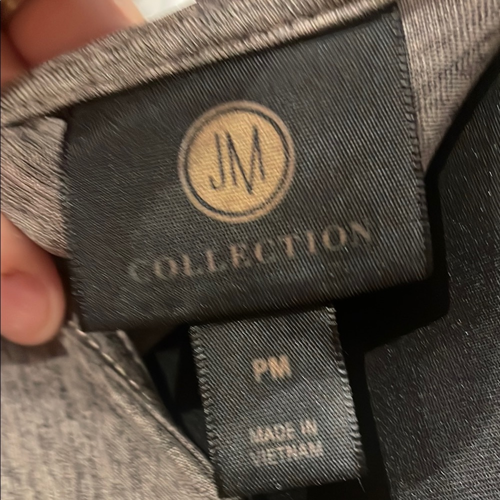 JM Collection Brown Blouse with Chain Accent (C) - Picture 5 of 5